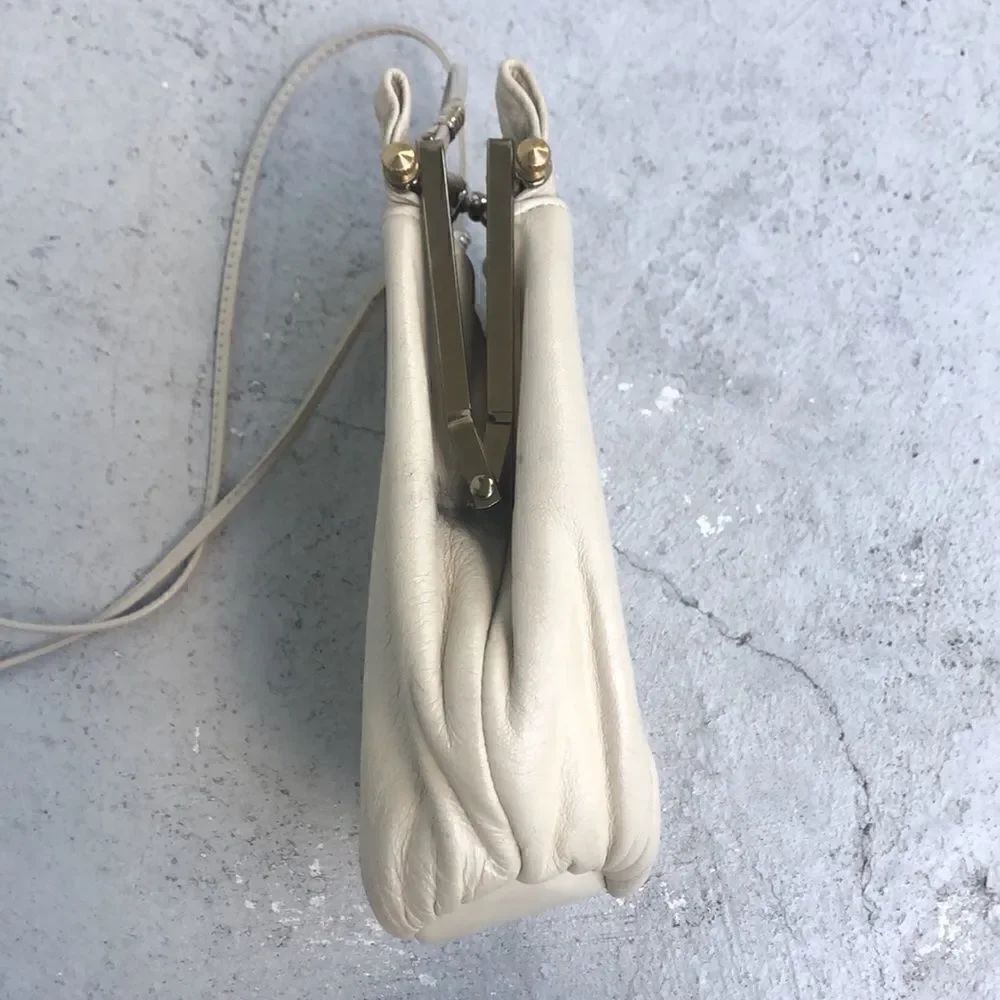 Vintage  Crossbody - Picture 4 of 6